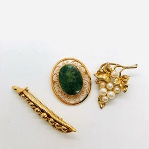 Vintage Jade Pea pod Brooch lot